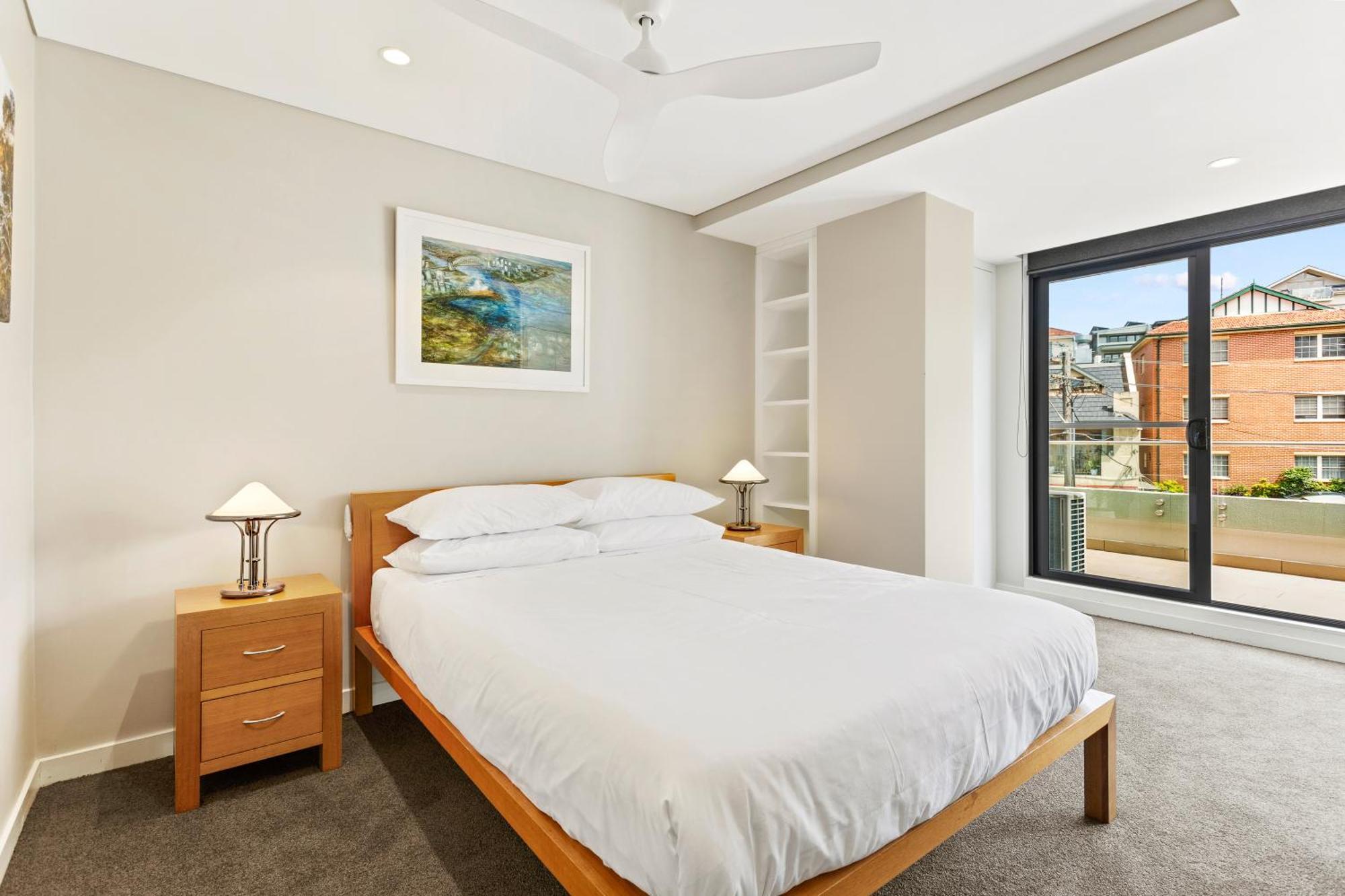 B208s - The Waverton Escape * Sydney