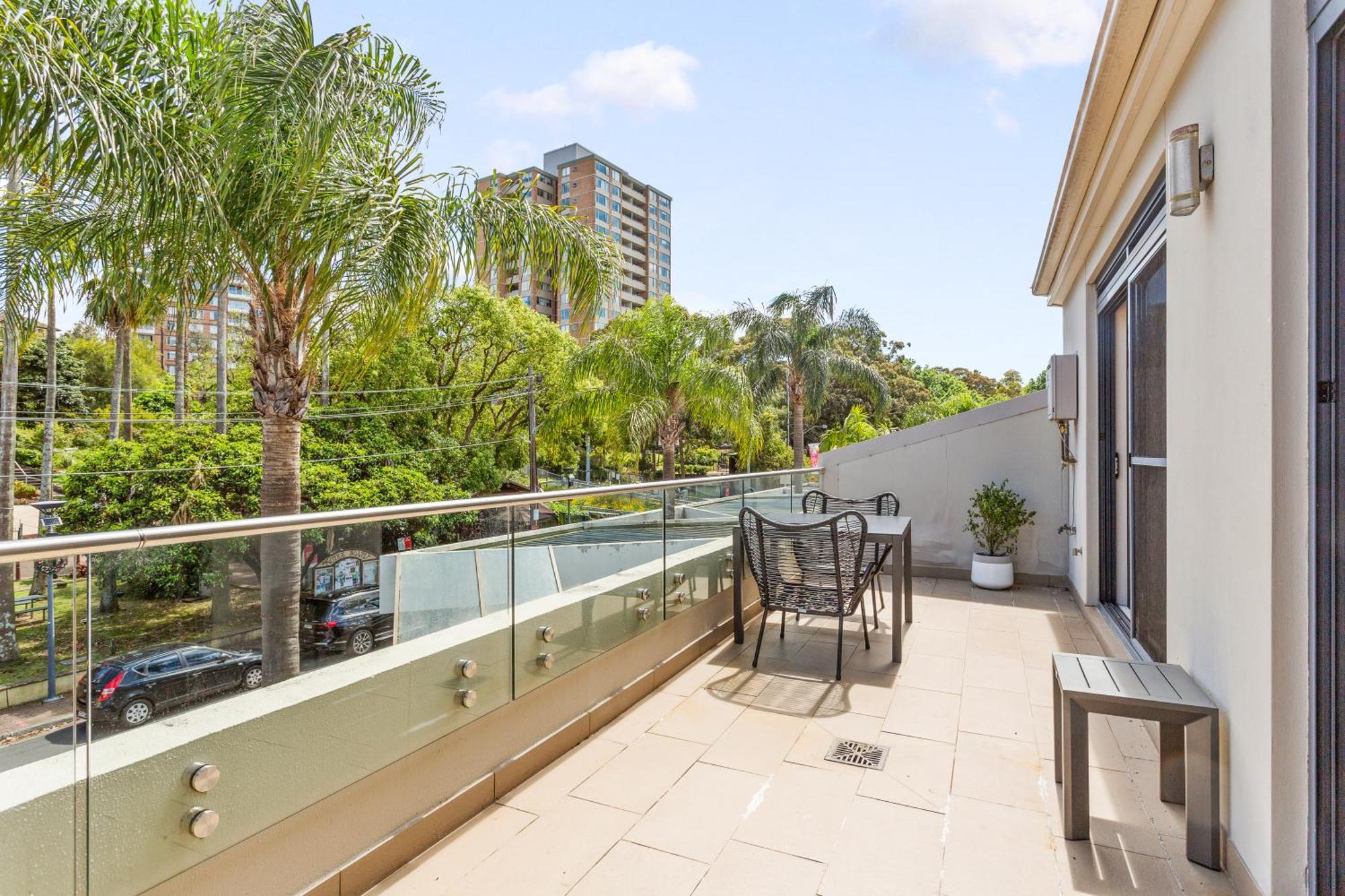 B208s - The Waverton Escape